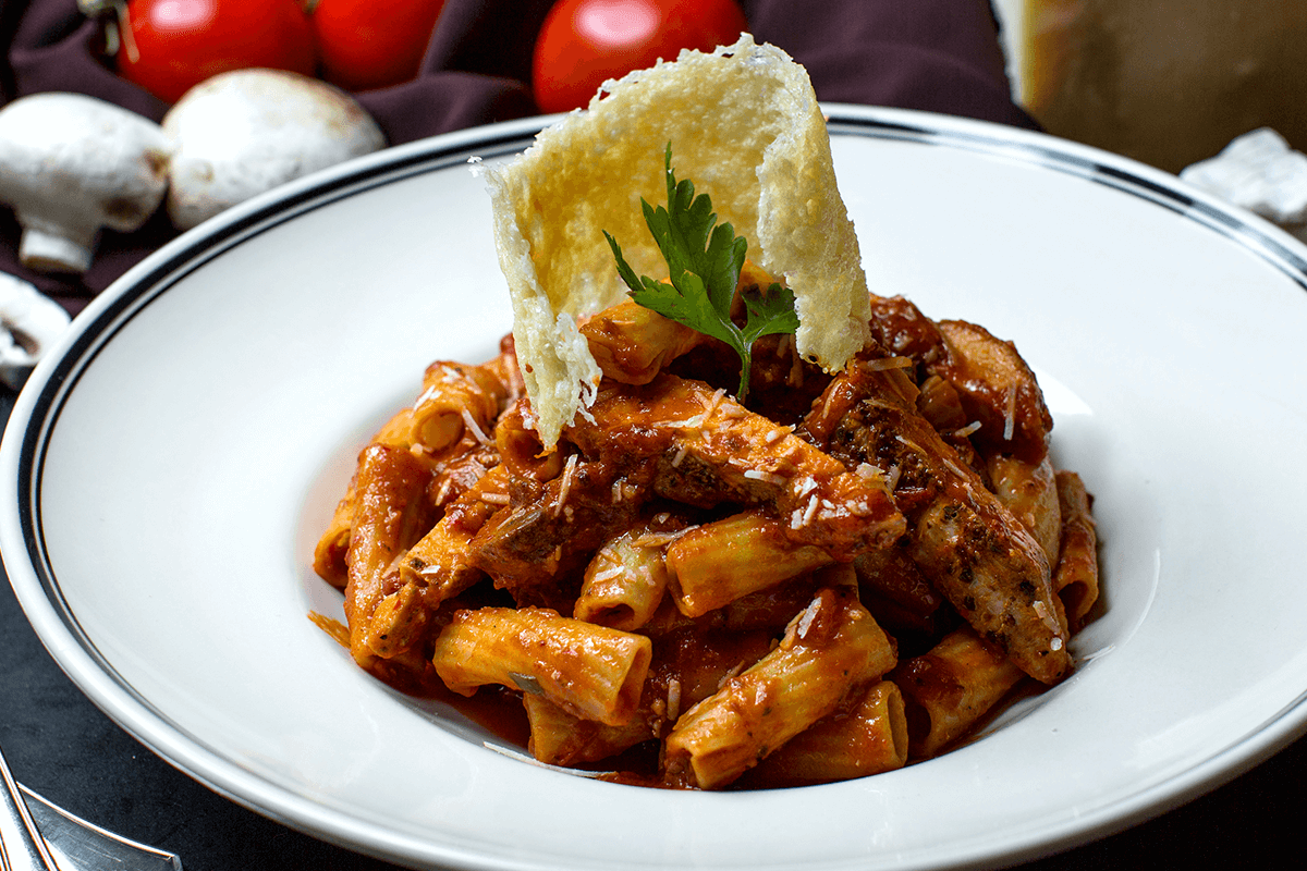 RIGATONI BOLOGNESE